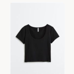 H&M scoop neck crop Tee